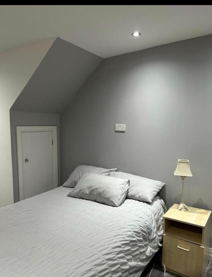 Cosy Nest In London Appartement Hendon Buitenkant foto